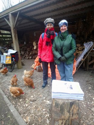 Van journalist tot krantenbezorger, Lieke en Petra op pad